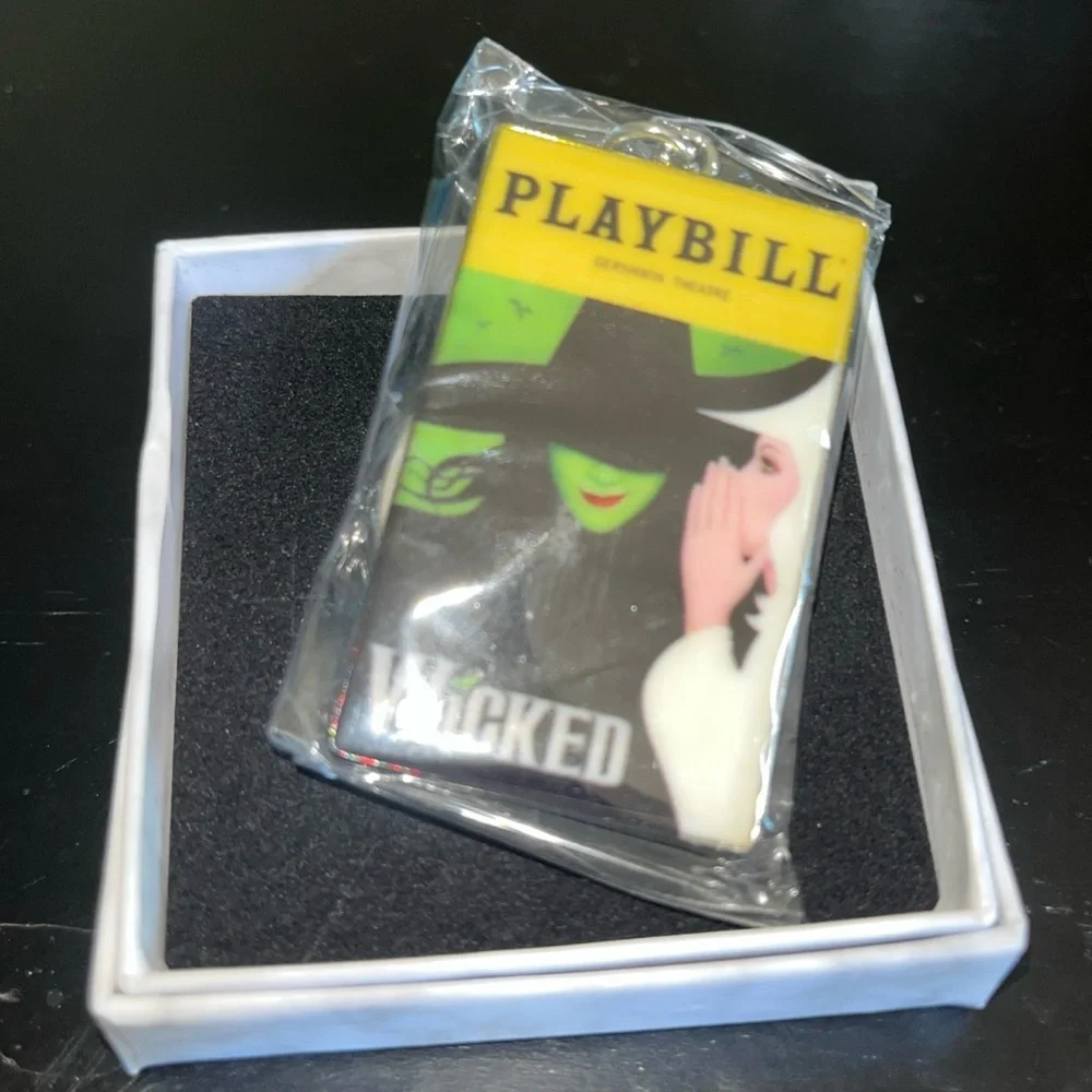 Wicked Playbill Metal Keychain - Picture 1 of 2